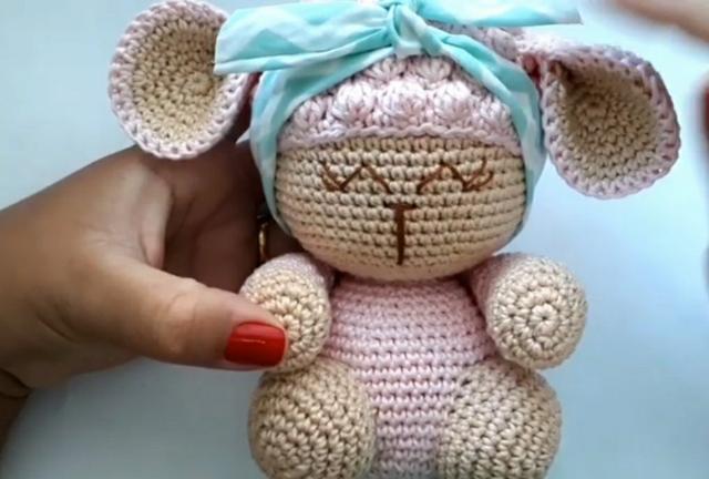 Ovelhinha Dolly para bebê