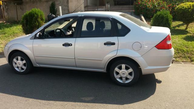 Ford Fiesta Sedan 1.6 2005 - Foto 8