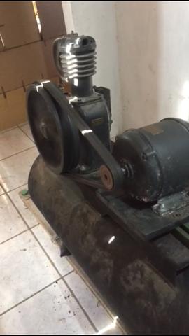 Grampeadores pneumáticos, compressor 5CV, Serra de bancada 5cv - Foto 2