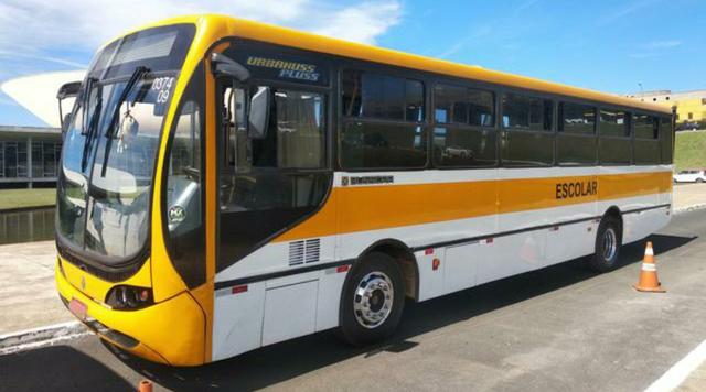 Ônibus Mercedes OF 1722 Busscar Pluss 2005