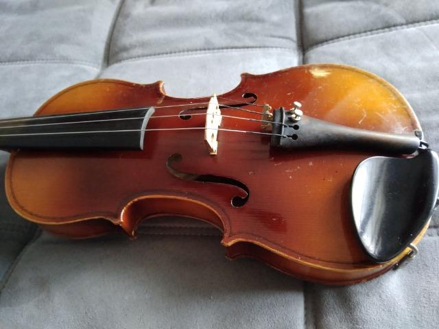 Violino antigo Tcheco, com case e arco. Possui etiqueta interna - Foto 2