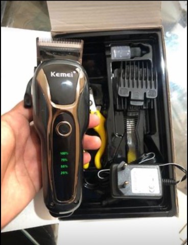 Máquina de Tosa Sem fio 110/220V + Alicate e Lixa Kemei Km-1991 - Foto 4