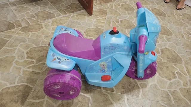 TRICICLO INFANTIL ELÉTRICO SCOOTER GATINHA BANDEIRANTE REF: 2680