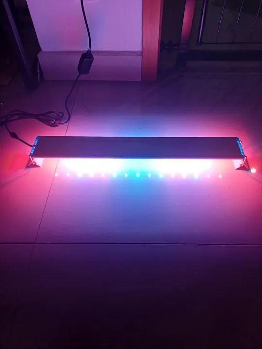 Luminária de LED p/ Aquários entre 48 a 62cm - Foto 2