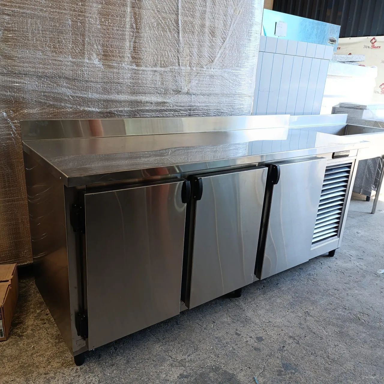 Balcão Refrigerado 3 Portas em Inox - Ideal para seu Negócio! - Foto 4