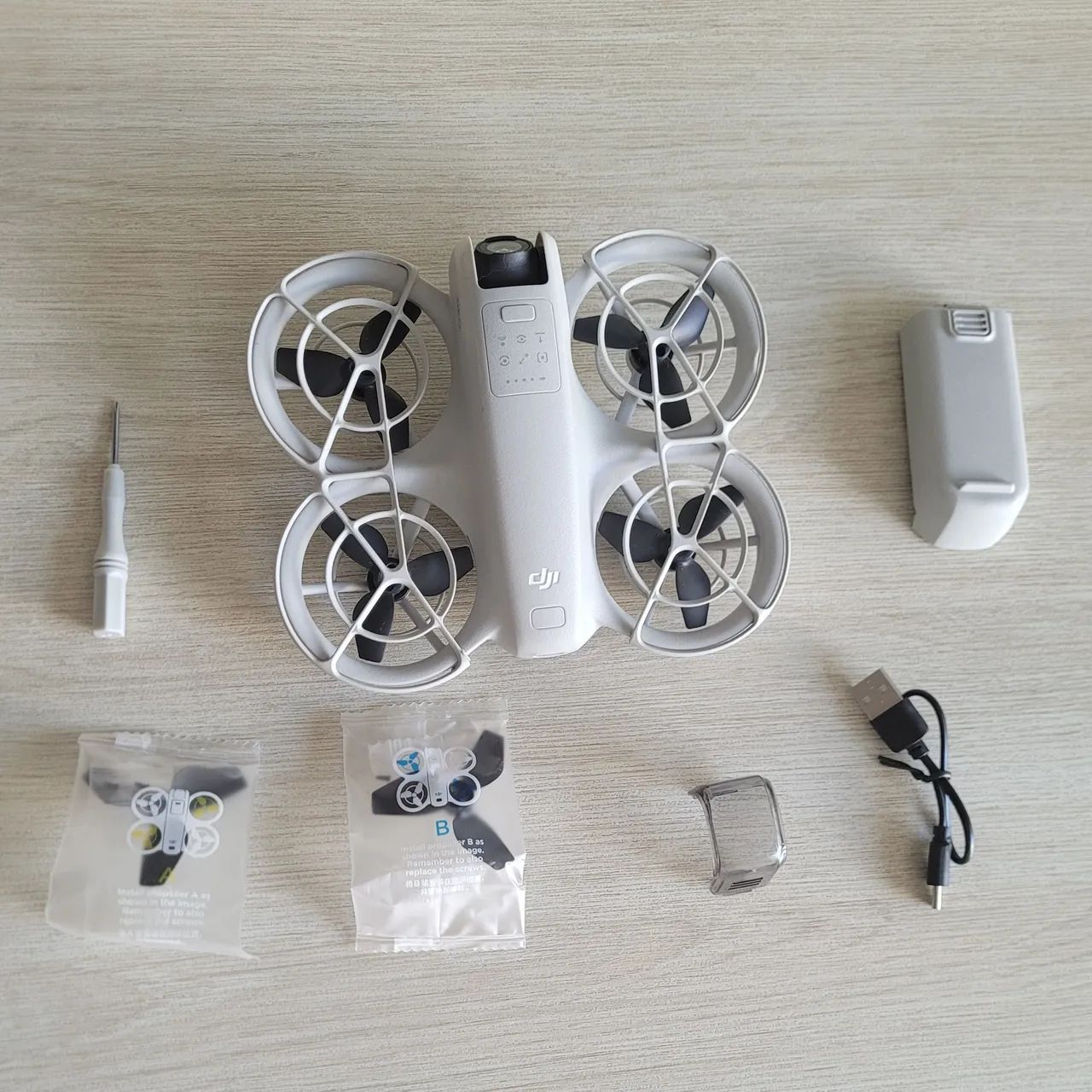 DJI NEO - 2 Meses de uso + RC-N3