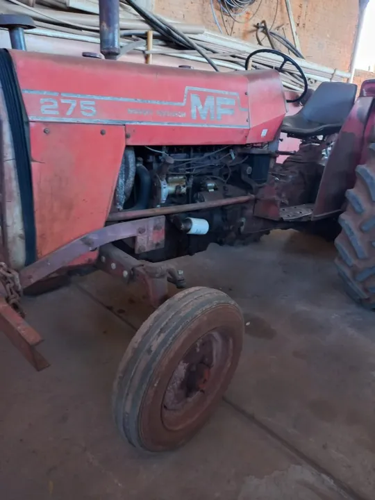 Trator Massey Ferguson 275