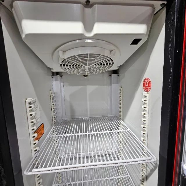 Geladeira Slim Expositora 230Litros Preto VR08 Imbera Usada (Estudo Troca) - Foto 2