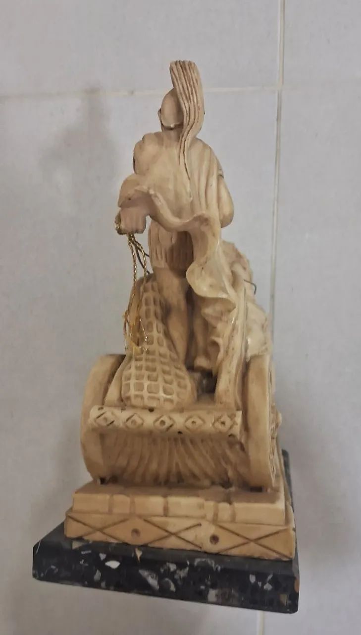 Escultura em pedra  de biga romana - made in Italy - Foto 4