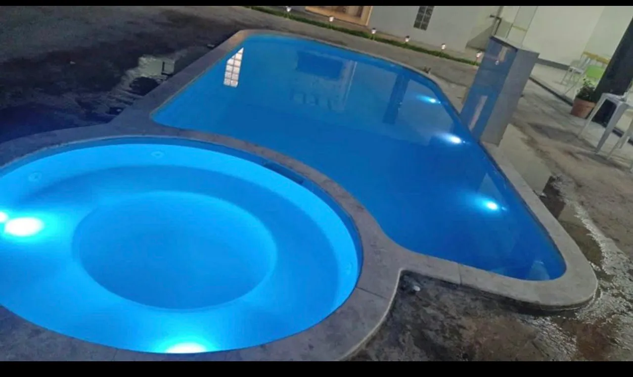 Piscina e Spa 8 metros completa/ aquecida
