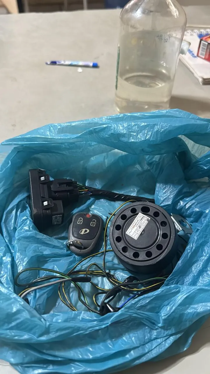 Sensor de presença, vc só paga pelo um preço, não é valor mensal igual rastreador .