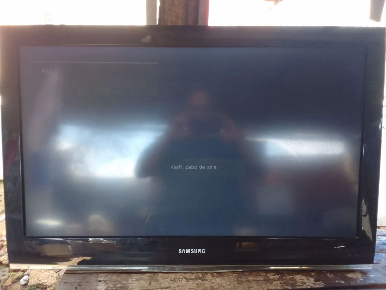 TV Samsung LN37 liga quando quer sem cabo nenhum para peças 