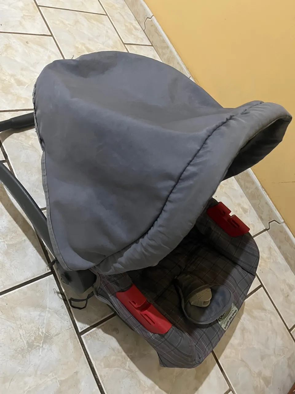 Cadeirinha Bebê com Capota