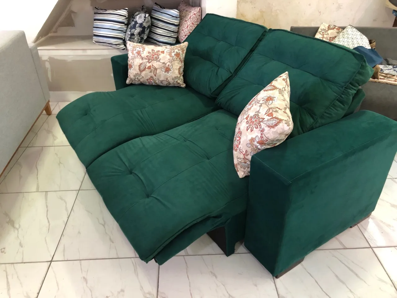 Sofá Verde Aconchegante e Moderno