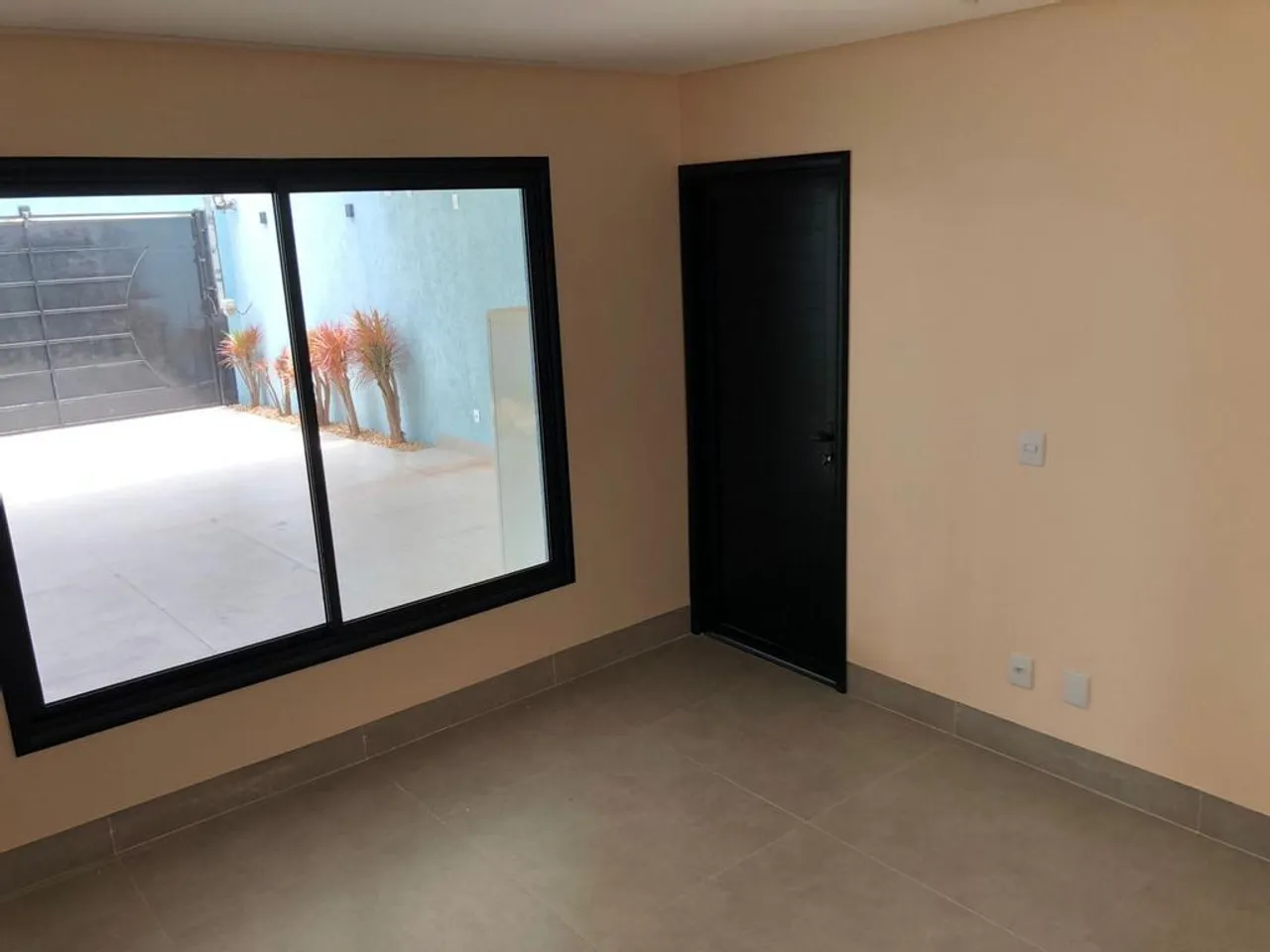 Sobrado para alugar em Goiânia, Moinho dos Ventos, com 3 suítes, com 320 m²