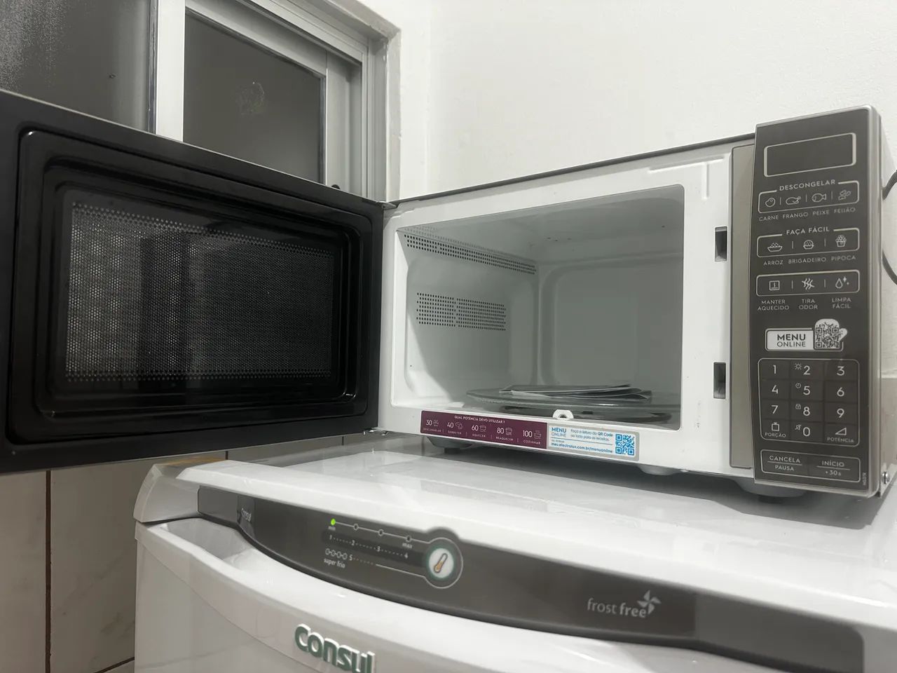 Microondas 27L Electrolux semi novo  - Foto 2