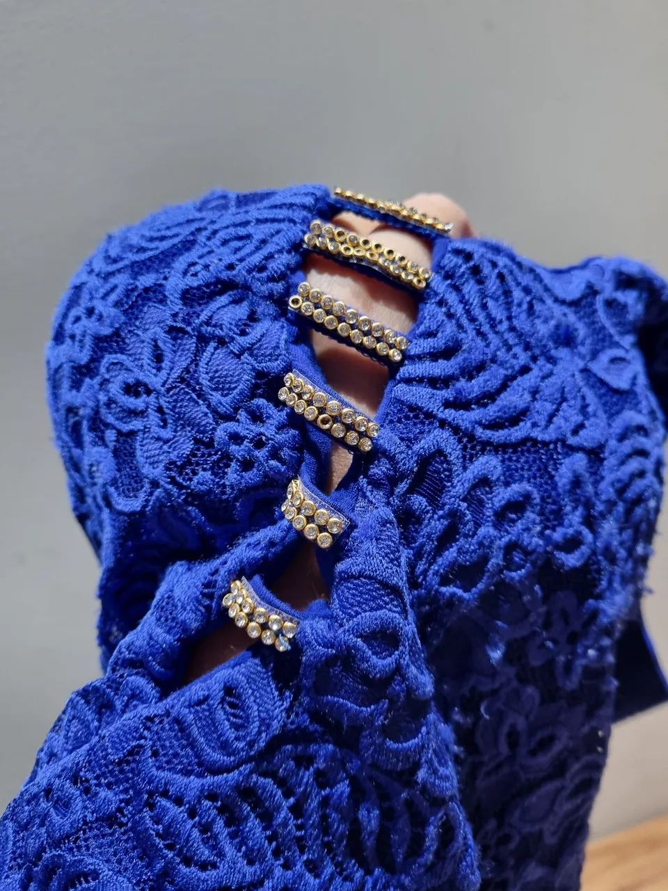 Blusa azul com bojo, renda e brilho  - Foto 2