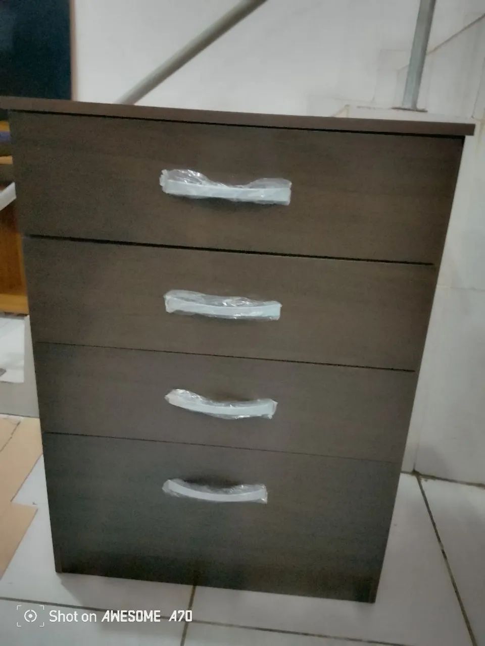 Cômoda 4 Gavetas - Design Moderno entrega e montagem grátis 
