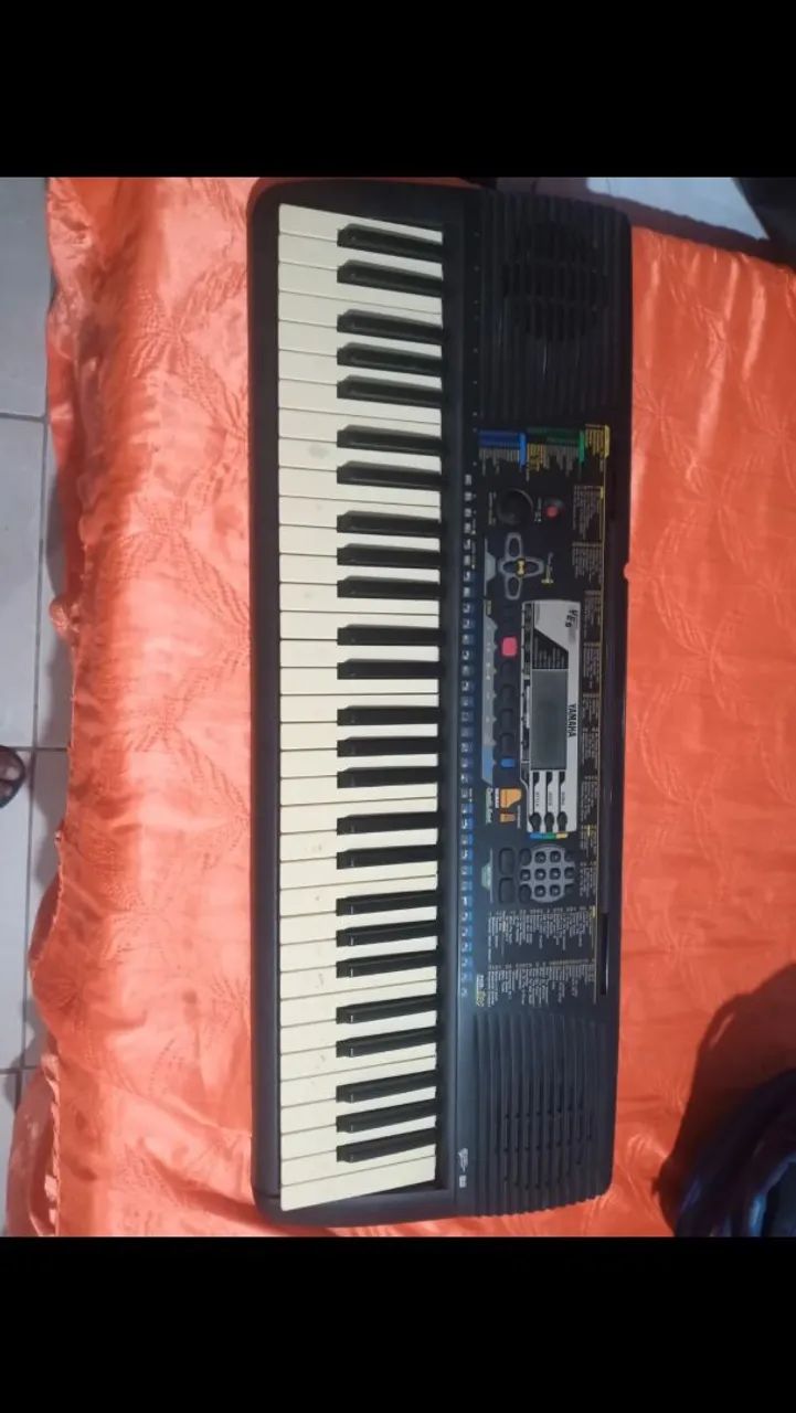 Teclado Yamaha PSR-E303