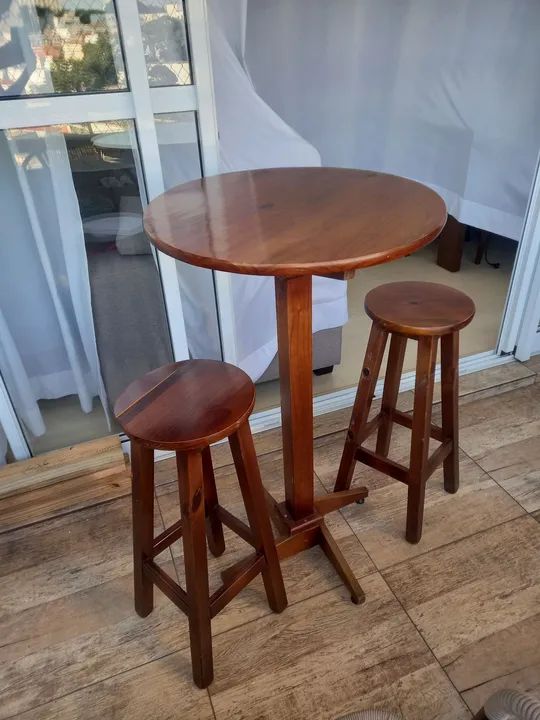Mesa Bistrô com 2 Banquetas em Madeira Maciça