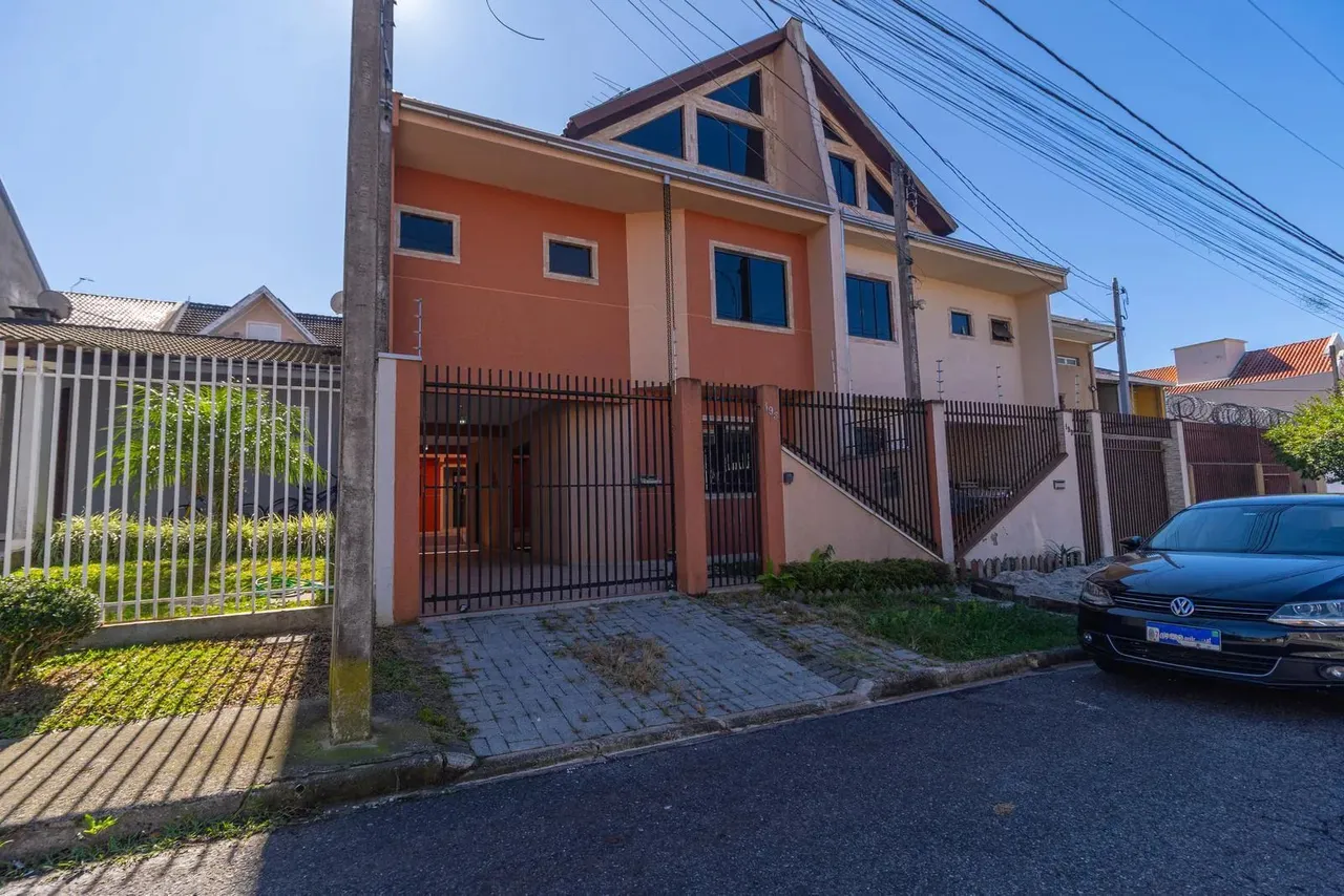 Sobrado de 4 quartos no bairro Cidade Industrial