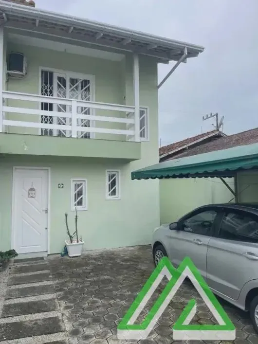 Excelente Sobrado Mobiliado com 2 suítes à venda na Praia dos Ingleses FlorianopolisSC. \