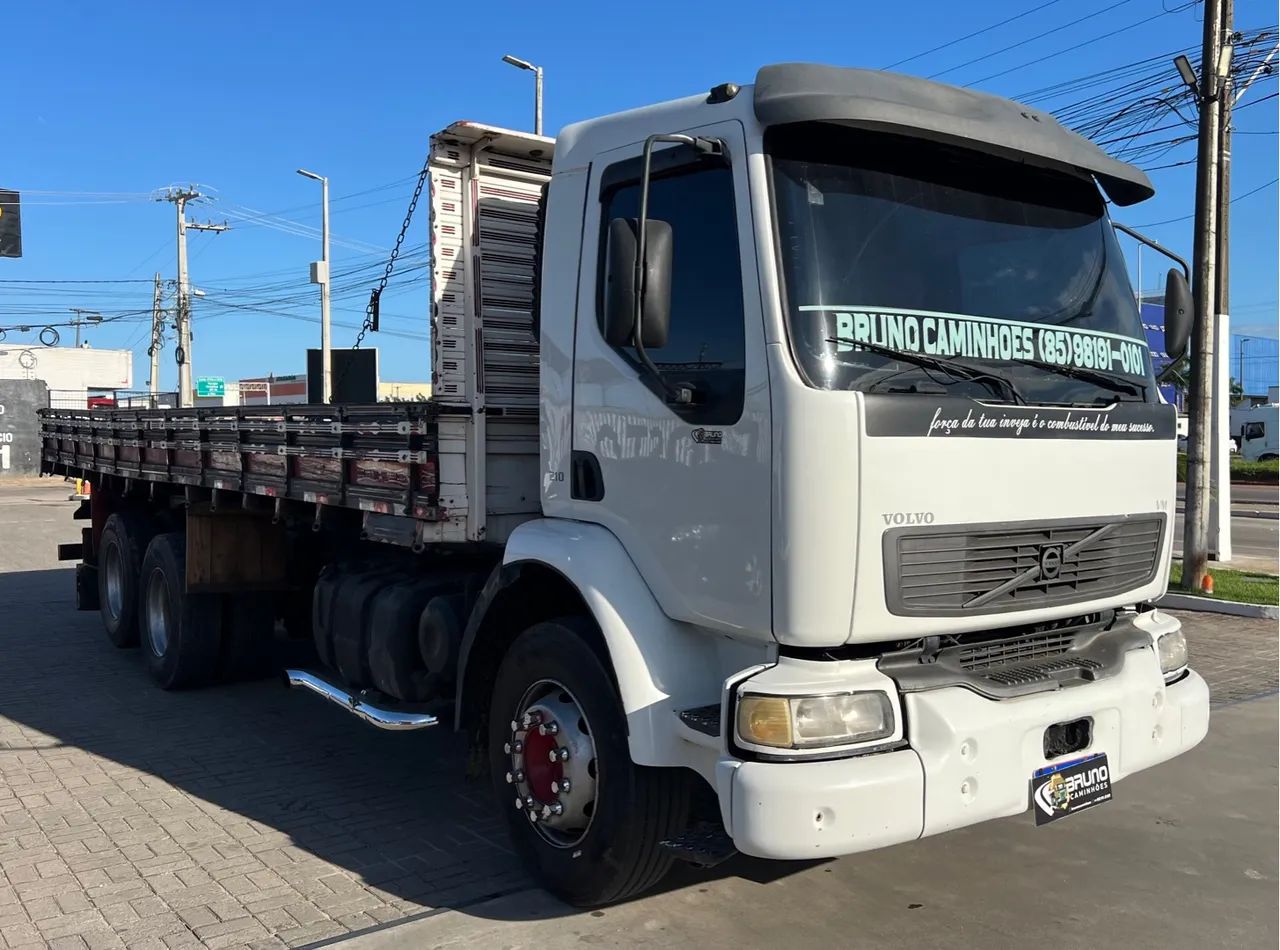 CAMINHÃO VOLVO VM 210 / ANO (2004)  - Foto 7
