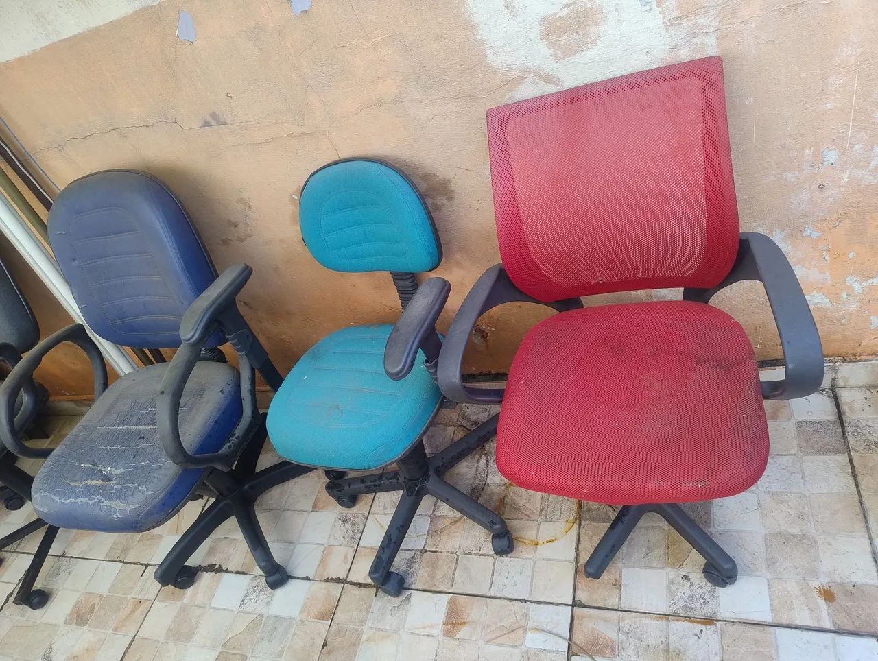 Lote com 15 Cadeiras de Escritório (Diversos Modelos) - Foto 2