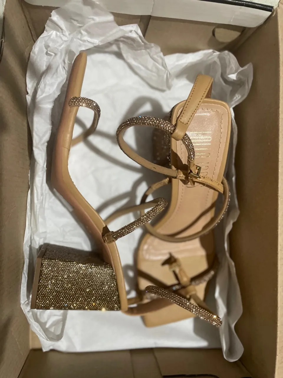 Sandália Feminina Dourada com Strass
