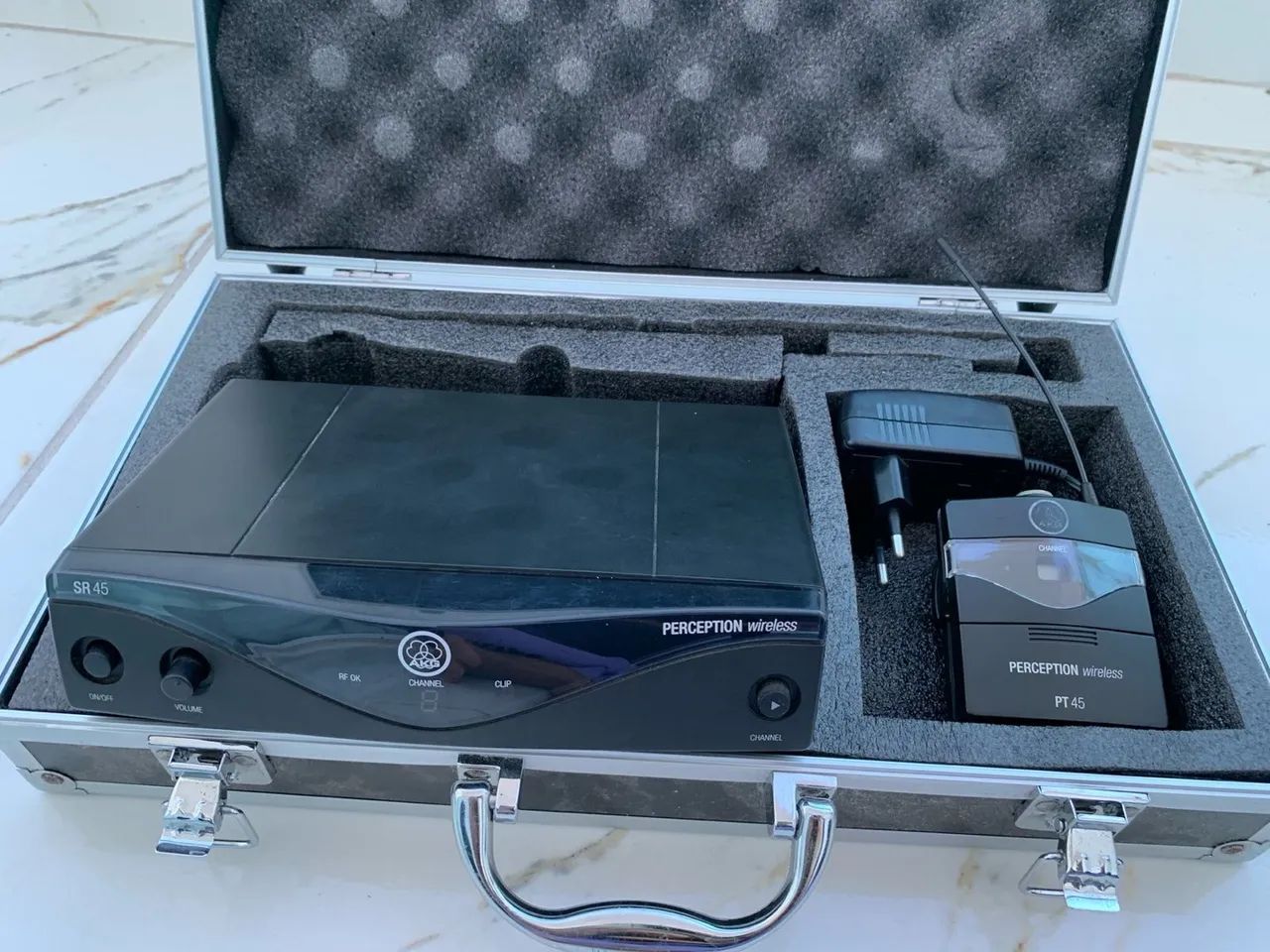 Transmissor de microfone sem fio AKG PW45 - Foto 2