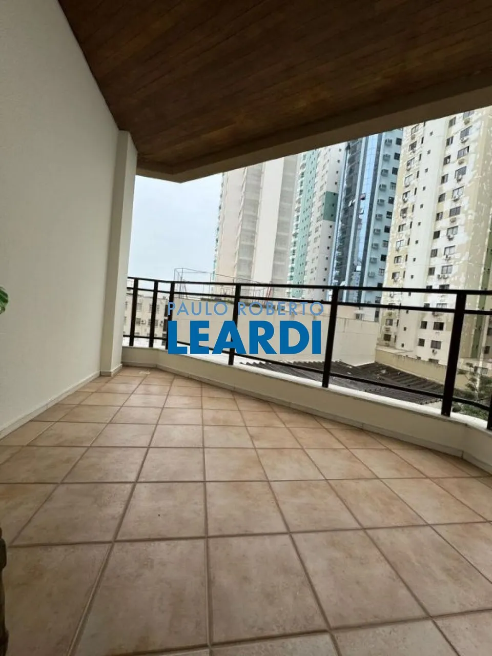 APARTAMENTO - CENTRO - SC