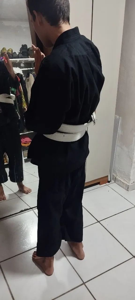 Kimono de Treino - Tamanho M4 idade  9 a 15 anos  - Foto 2