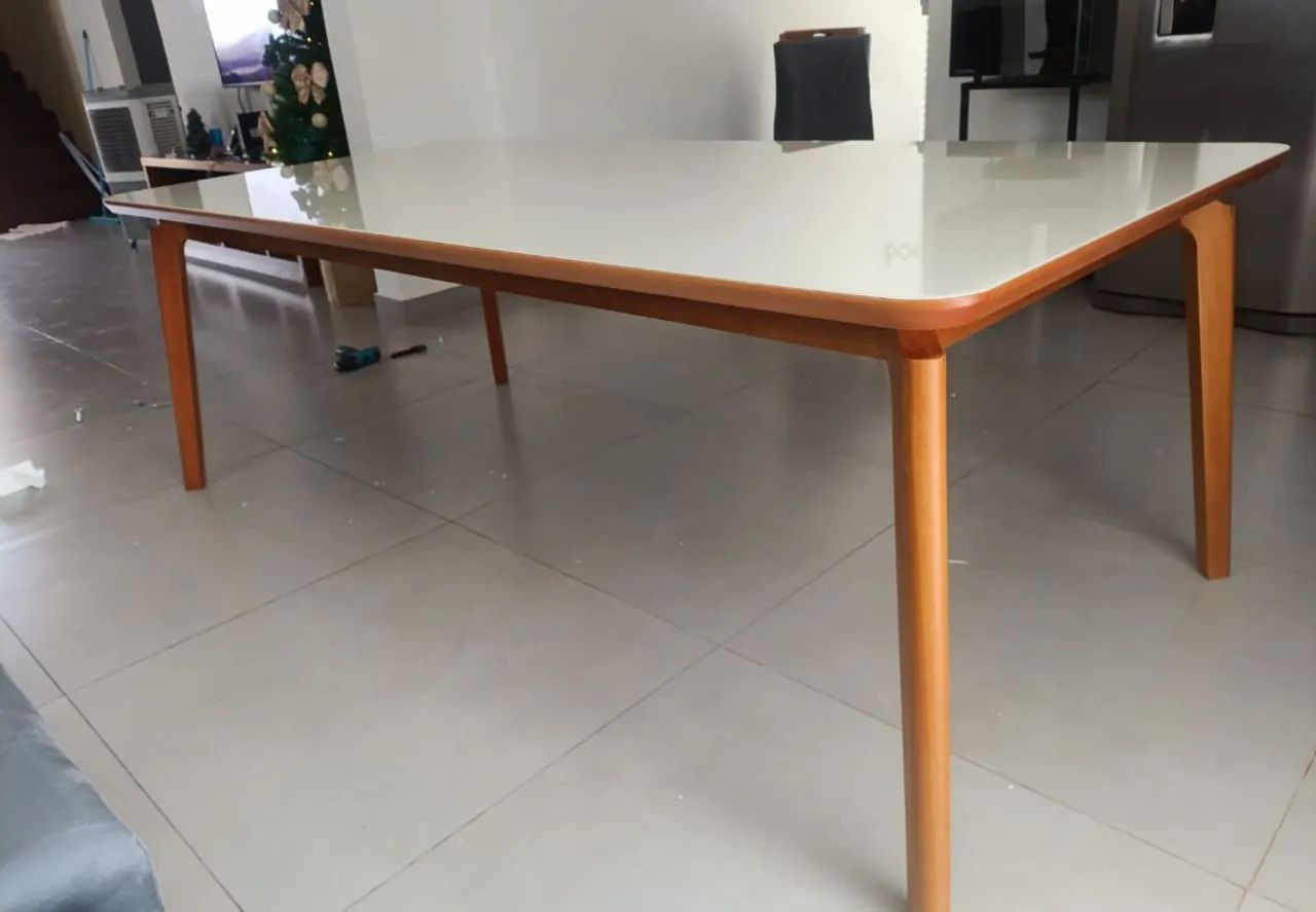Mesa de jantar para 8 cadeira em madeira maciça ( somente a mesa ) 220x110 - Foto 2