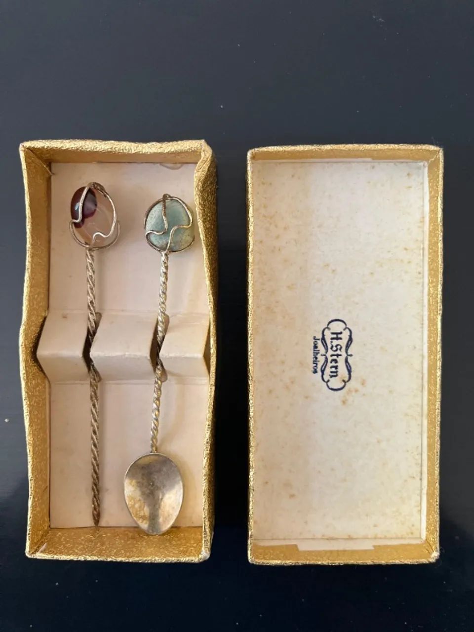 Conjunto de duas colheres decorativas da marca H.Stern Joalheiros