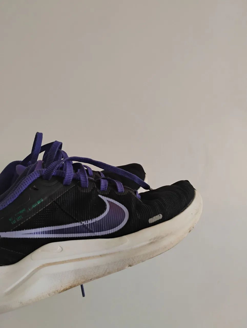 Tênis Nike Downshifter 12 - Preto e Roxo