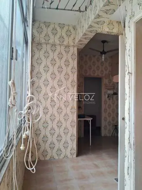 Apartamento - / Residencial / Glória