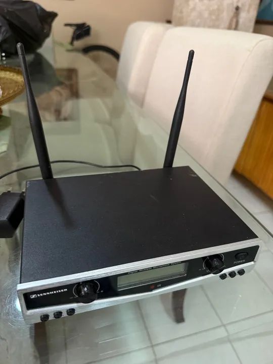 Microfone Sennheiser EW Ew 135G4 cor preto/dourado - Foto 2