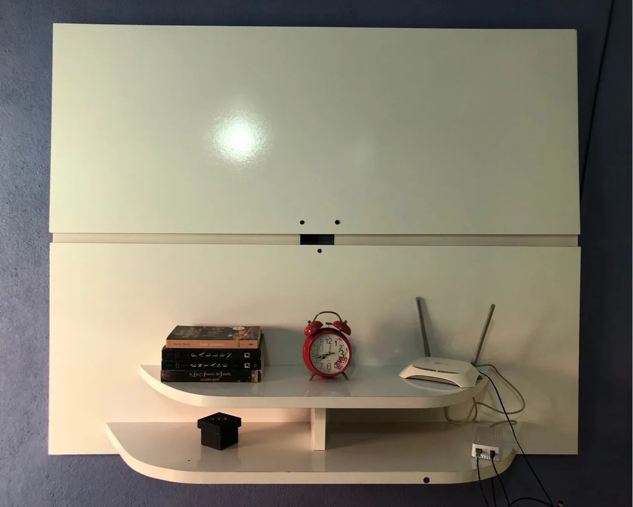 Móvel suspenso com nichos e prateleiras - Ideal para organização - Foto 2