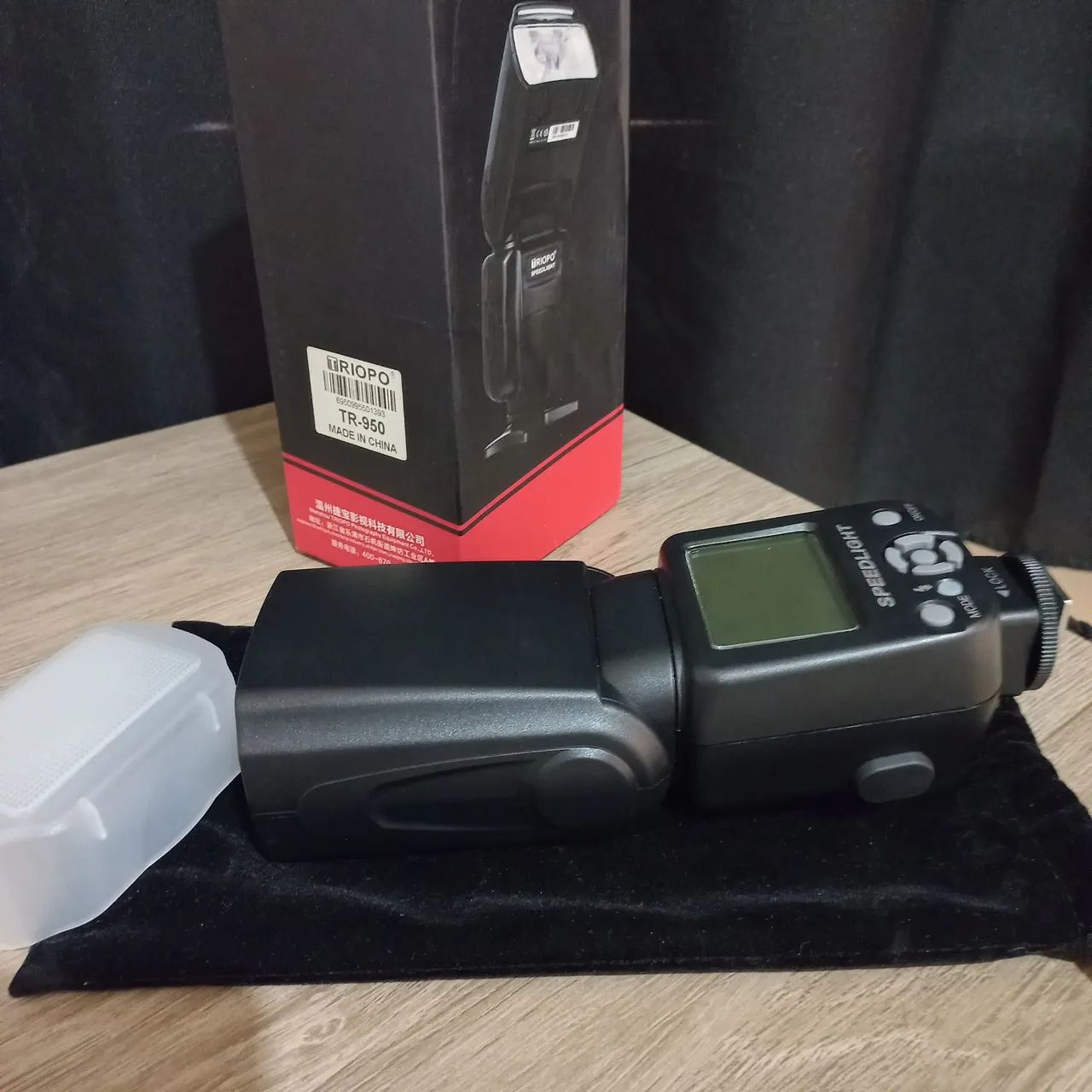 Flash TR-950 universal NOVO NA CAIXA - Foto 3