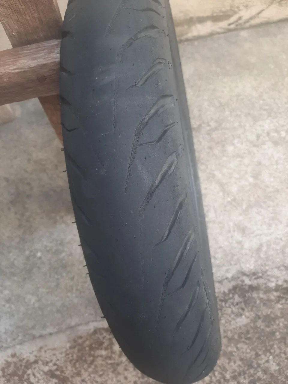 Pneu fazer 250