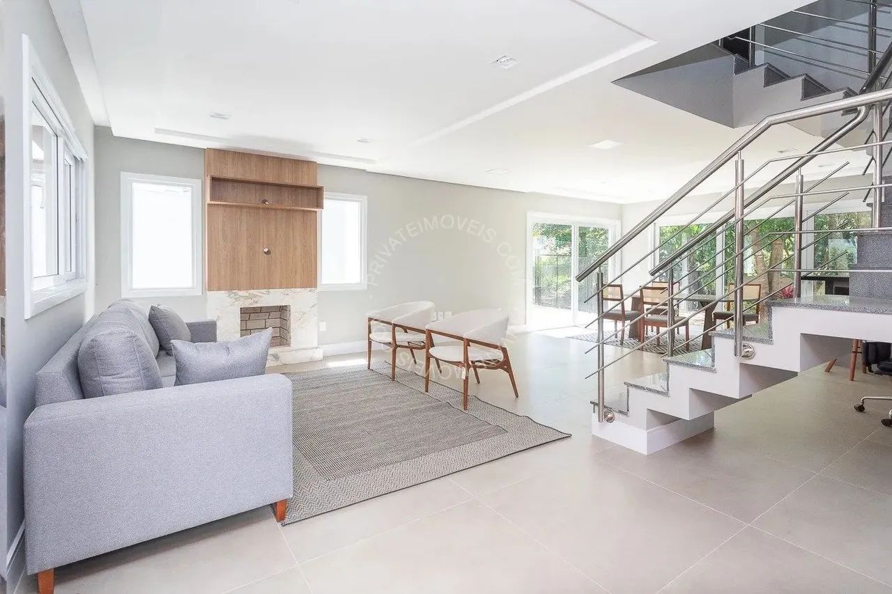 Casa em condomínio semimobiliada para alugar no Ipanema com 4 quartos (3 suítes)