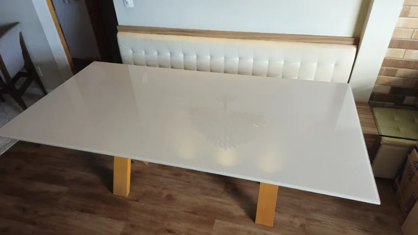 Mesa de Jantar (2,00m x 1,0m) - madeira maciça, laqueada e tampo de vidro