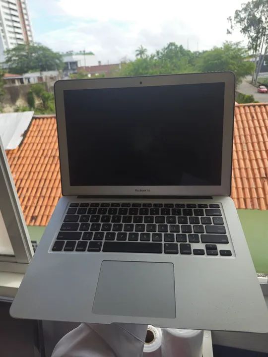 MacBook Air (13-inch, 2017)