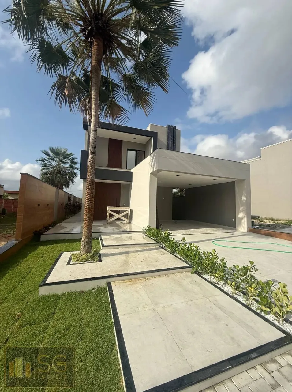 Casa duplex - Condomínio Jardins da Serra!