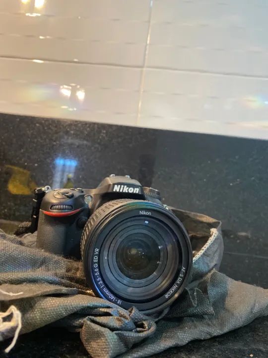 Vendo câmera Nikon D7200 com lente 18 -140 com Flash  - Foto 2