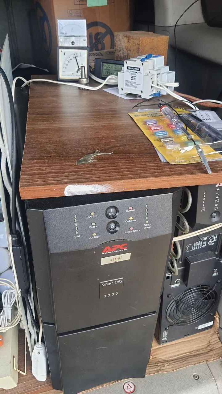 No-Break APC Smart-UPS 3000