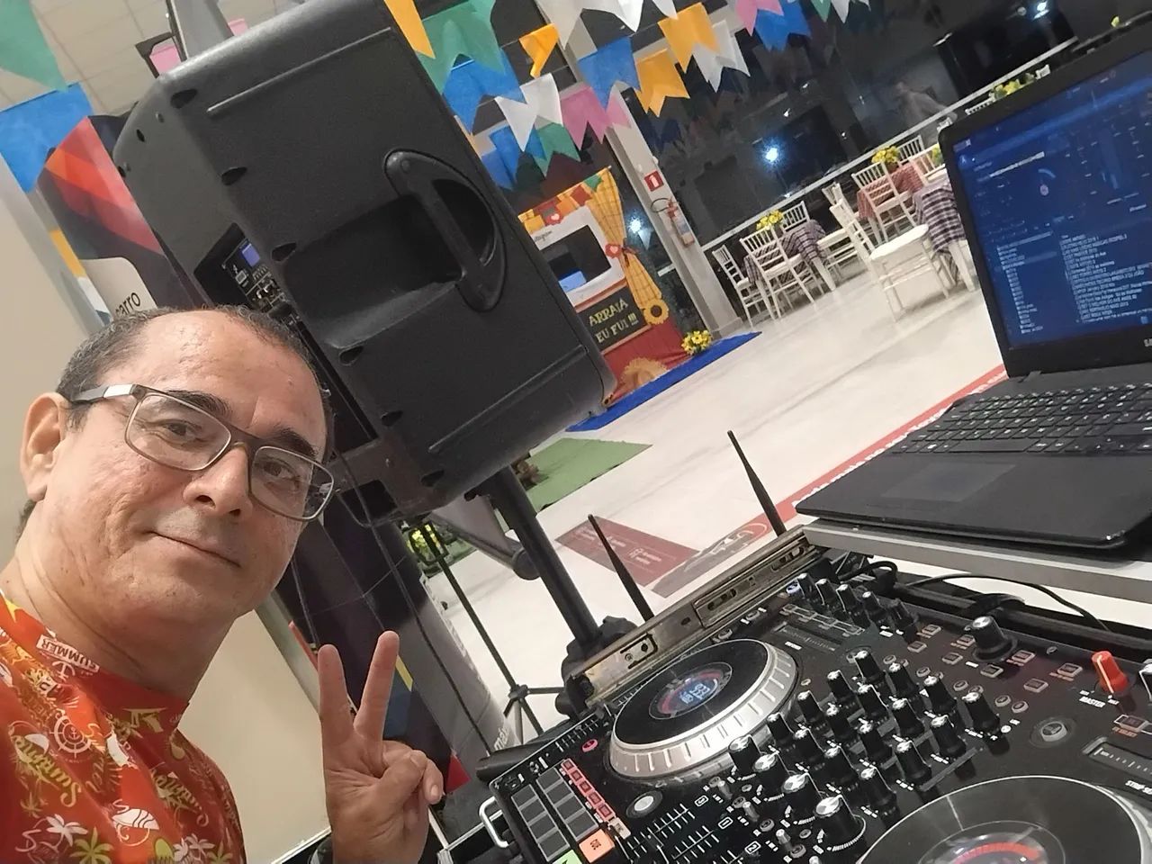 DJ, som e iluminação... - Foto 3