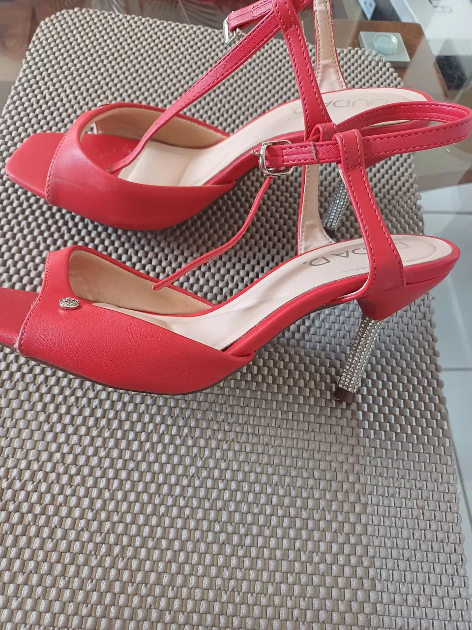 Sandália Salto Vermelha Elegante