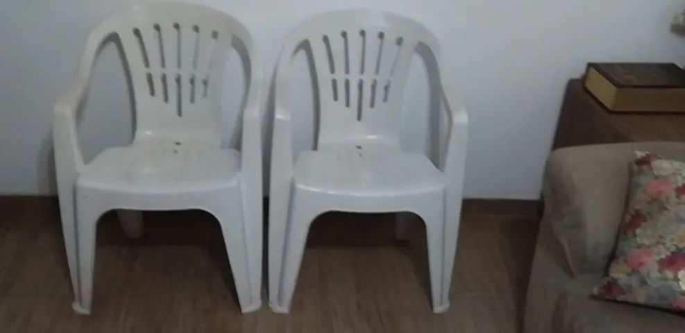 02 cadeira plastica branca