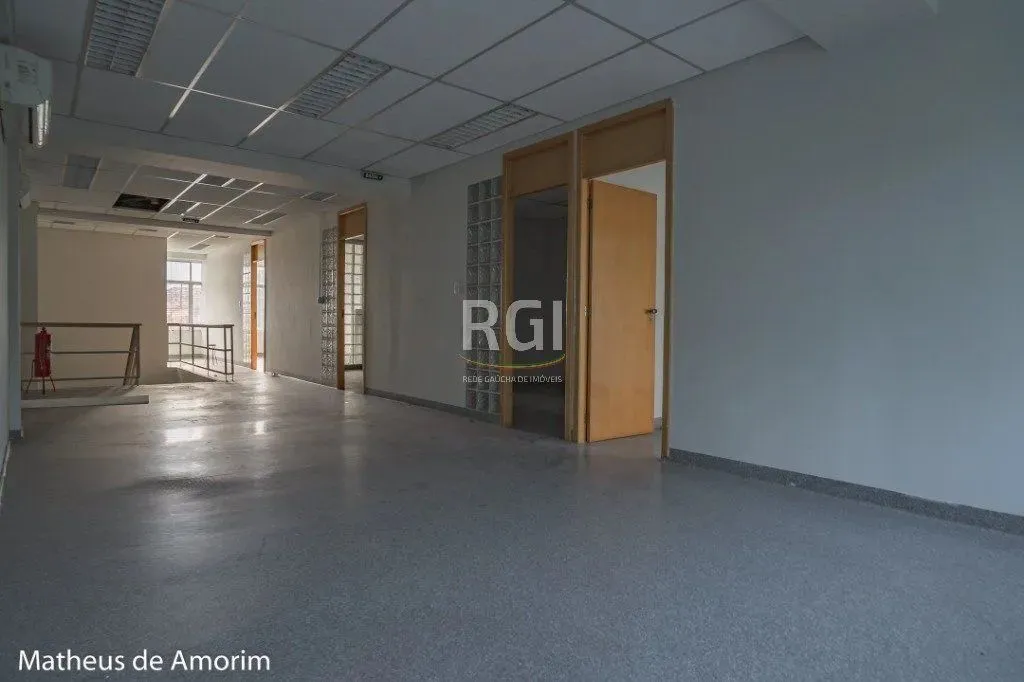 Ponto Comercial/Loja à Venda no Bairro Auxiliadora com Área de 253 m² Disponível
